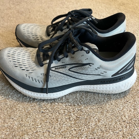 Brooks Shoes - Women’s Brooks tennis shoes